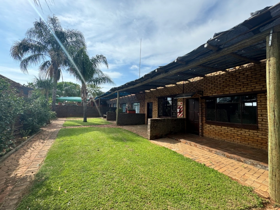 Commercial Property for Sale in Hartbeesfontein North West